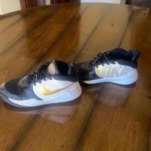 Boys Nike basketball shoes